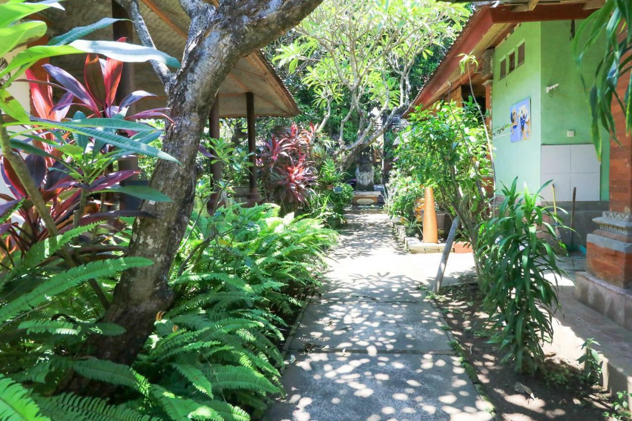 Mertha Jati Hotel Kuta Lombok Kültér fotó